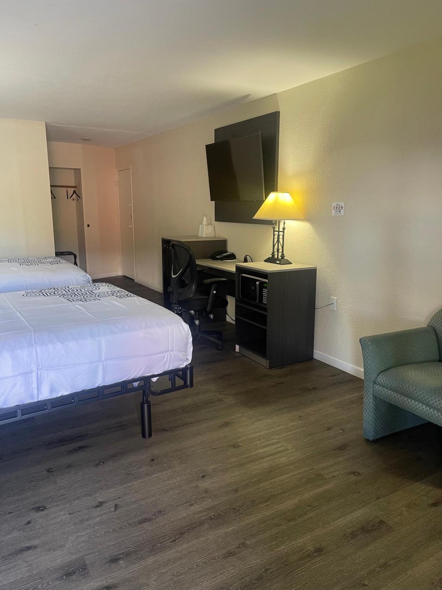 Bourbon Capital Inn Bardstown Extérieur photo