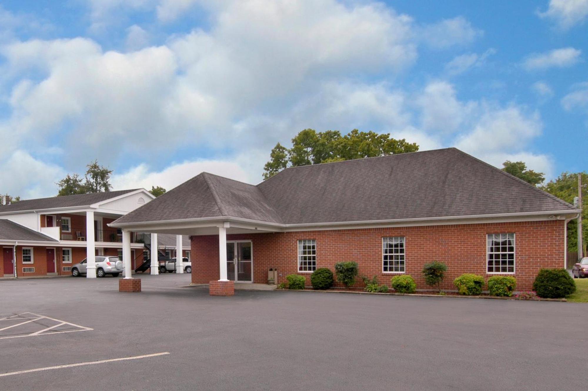 Bourbon Capital Inn Bardstown Extérieur photo